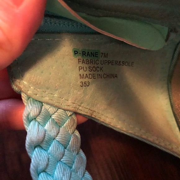 STEVEN MADDEN Open Toed Wedge - Picture 7 of 8